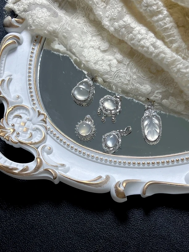 925银镶天然玛瑙锁骨吊坠高级清冷感高冰玻璃底玉石蛋面送礼必备