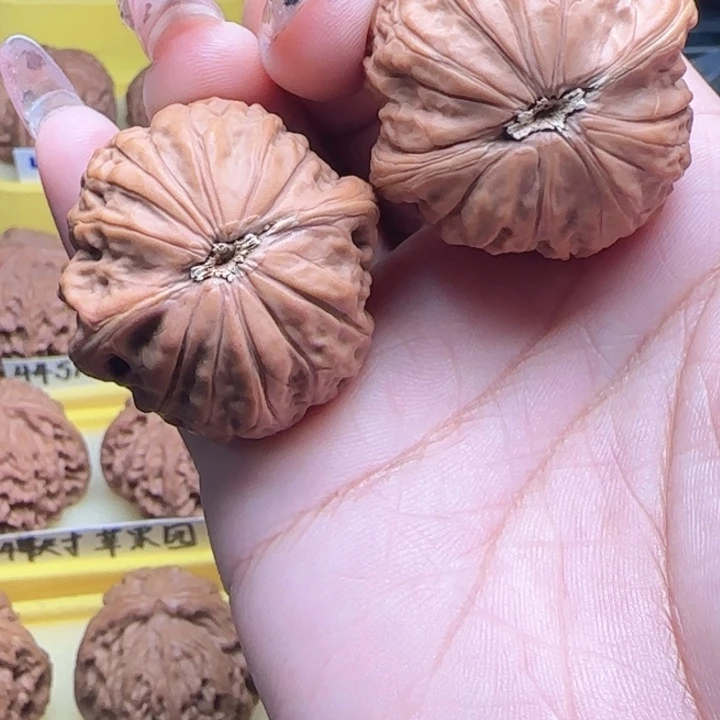 鹤***吊坠桃核问问核桃铁锤妹妹