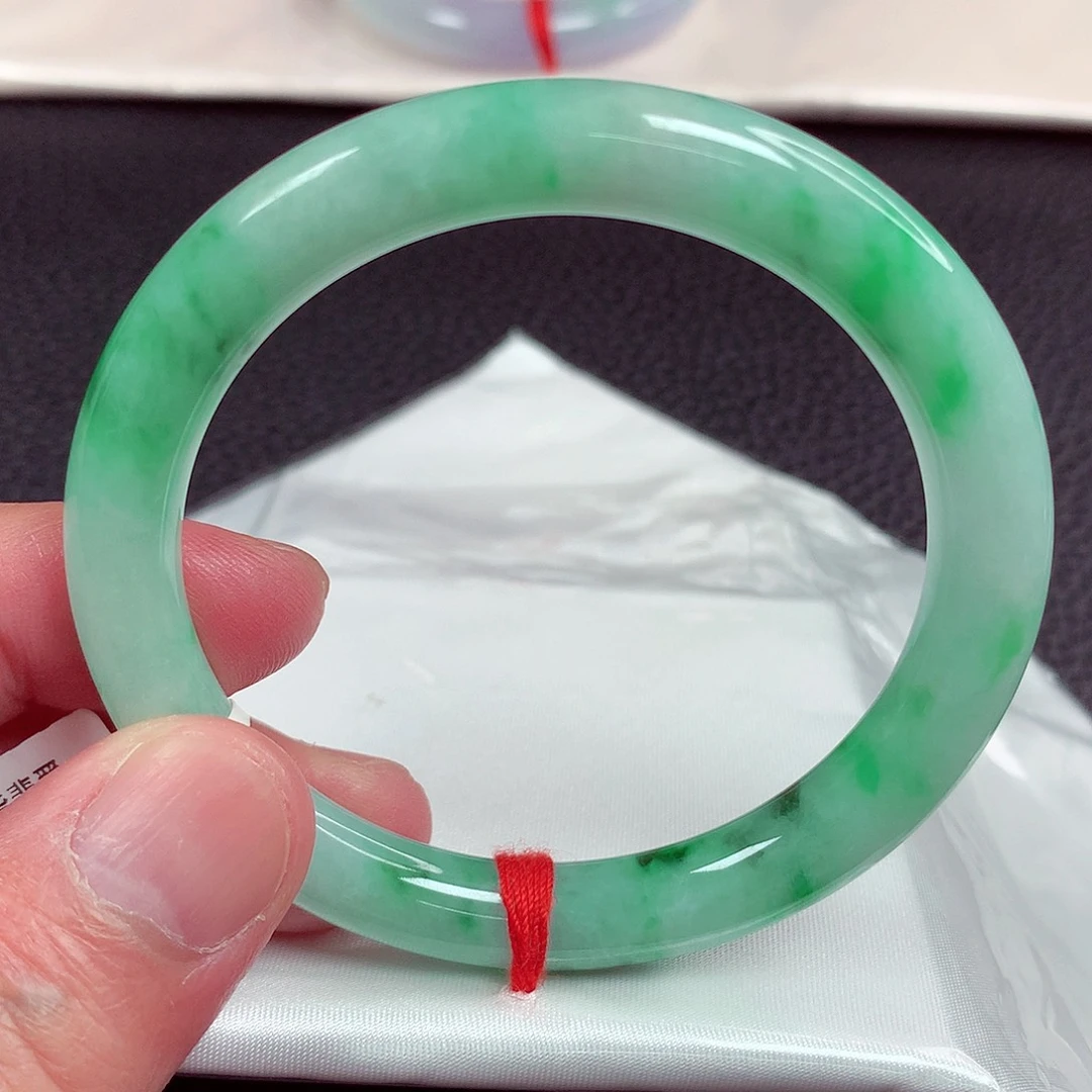 翡翠手镯未镶嵌天然翡翠手镯