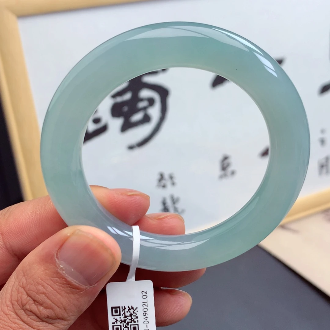 翡翠手镯未镶嵌缅甸翡翠