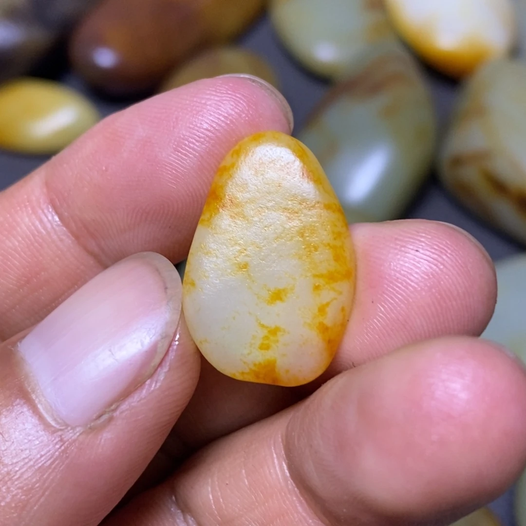 未镶嵌和田玉（糖玉）挂件