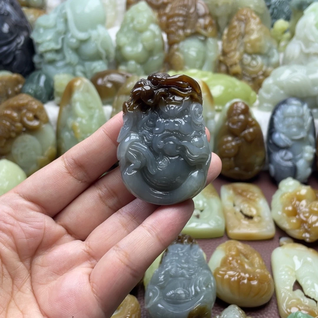 颈饰未镶嵌和田玉