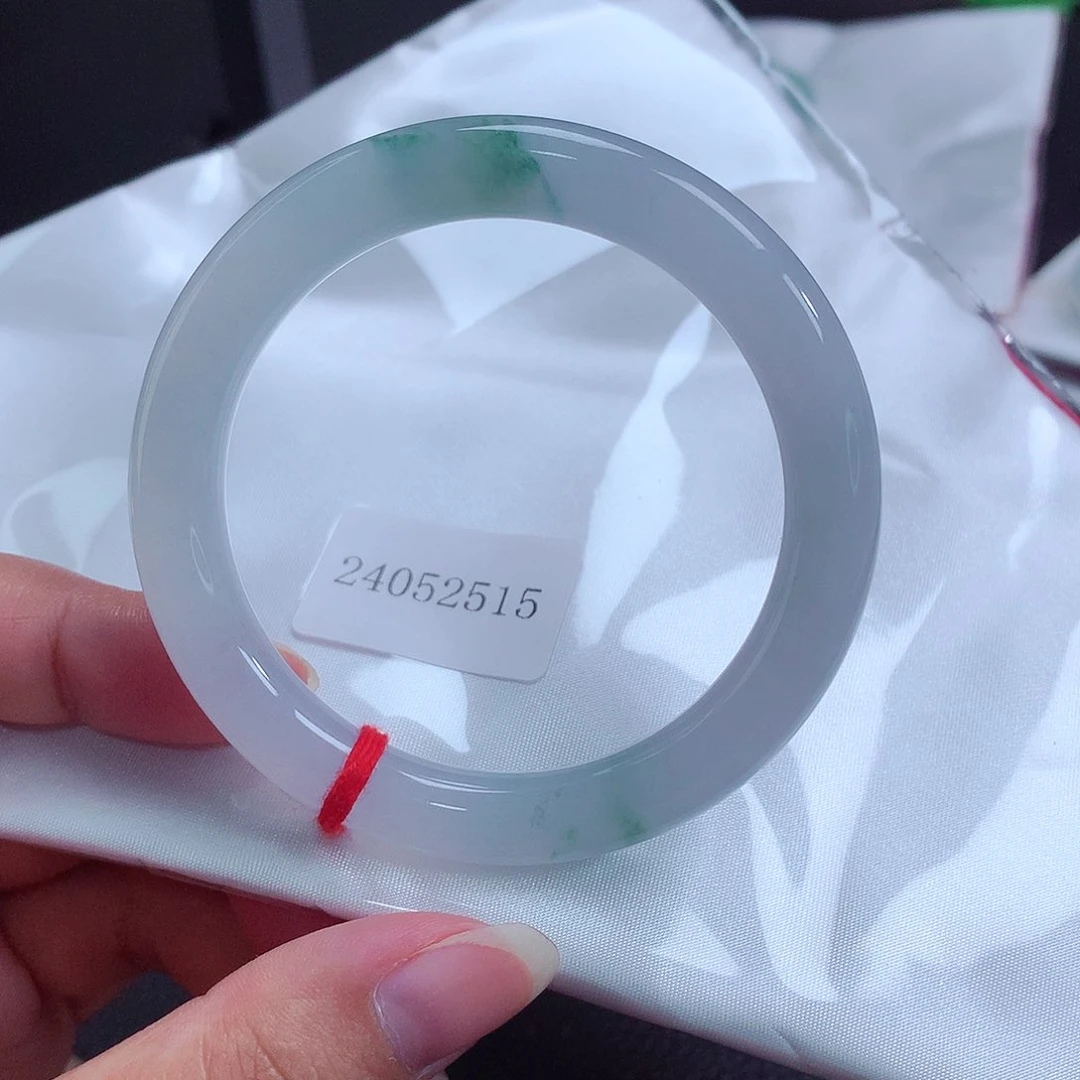 翡翠手镯未镶嵌天然缅甸A货翡翠手镯