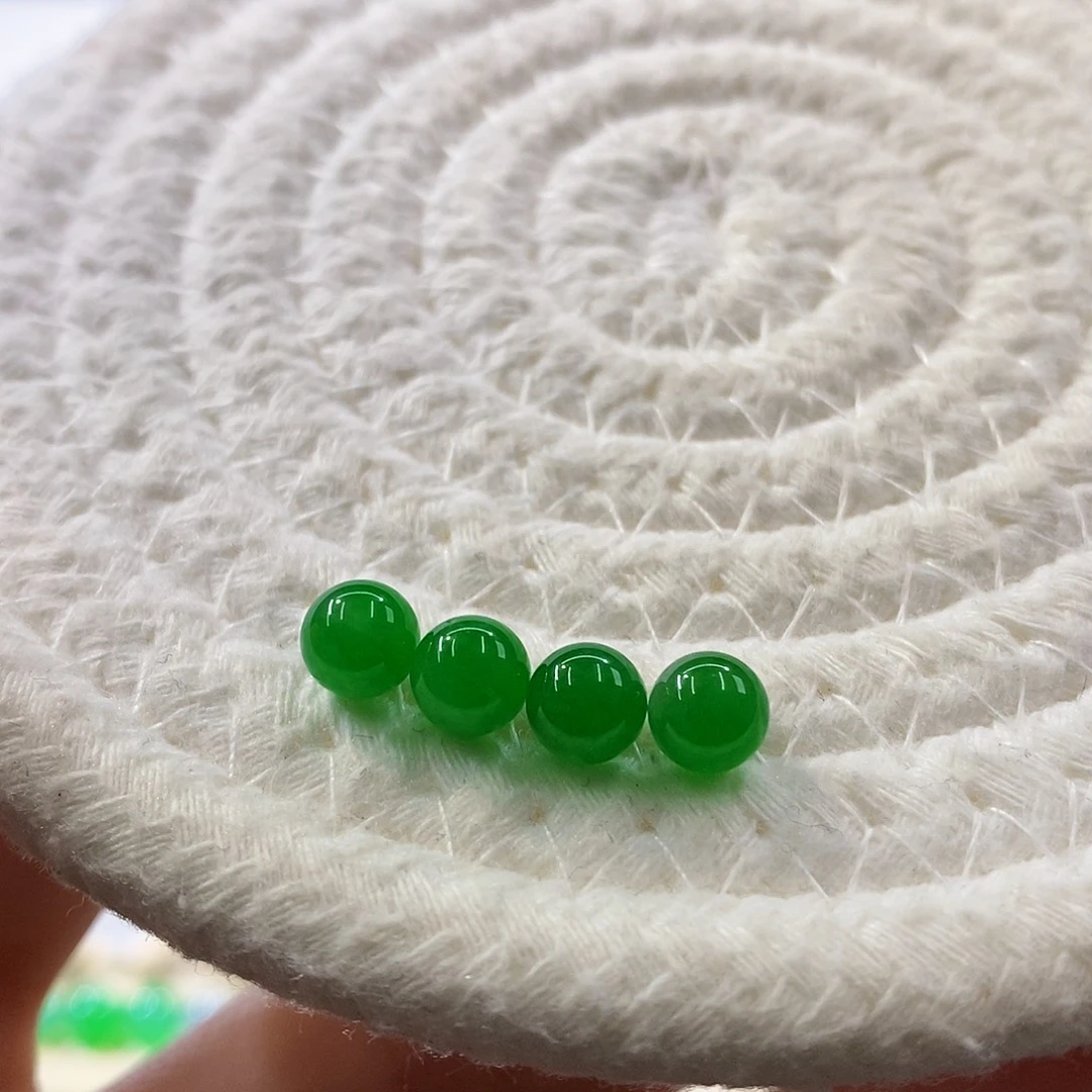 颈饰未镶嵌翡翠阳绿一手