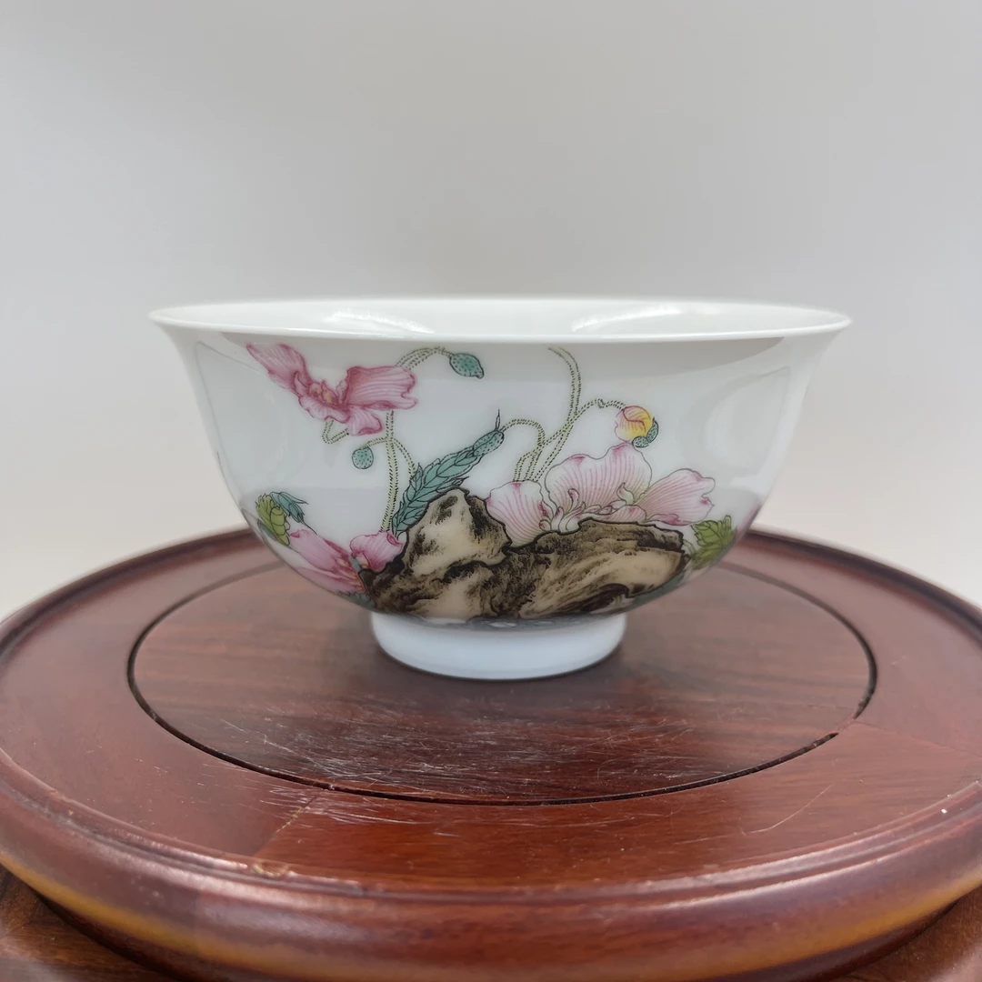 粉彩蝶恋花纹碗   高6公分 口径11公分 全品