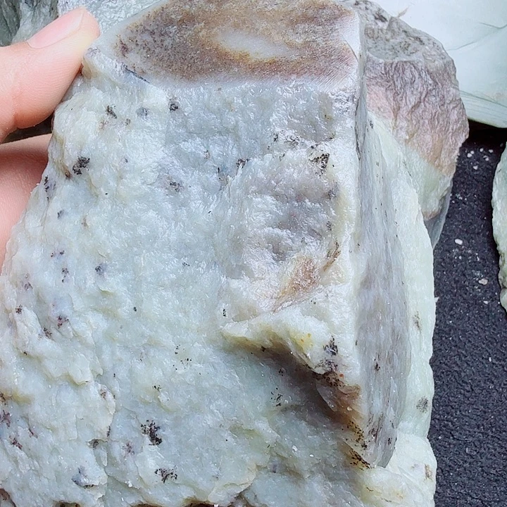 未镶嵌和田玉（糖玉）珠宝半成品