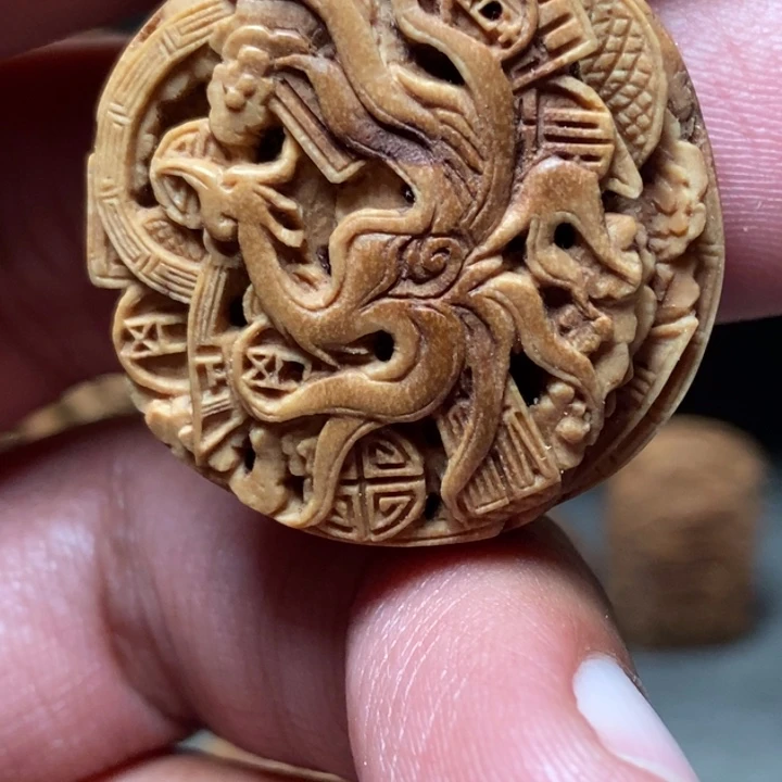 丶***纸核桃把件风味纯手工桃核雕刻古凤