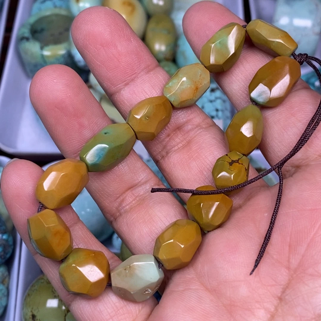 绿松石未镶嵌挂件