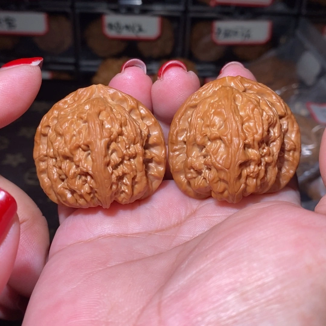 文玩核桃把件40三角白