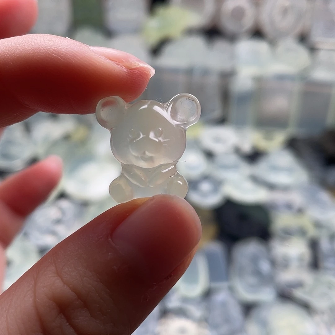 岫玉未镶嵌颈饰米老鼠