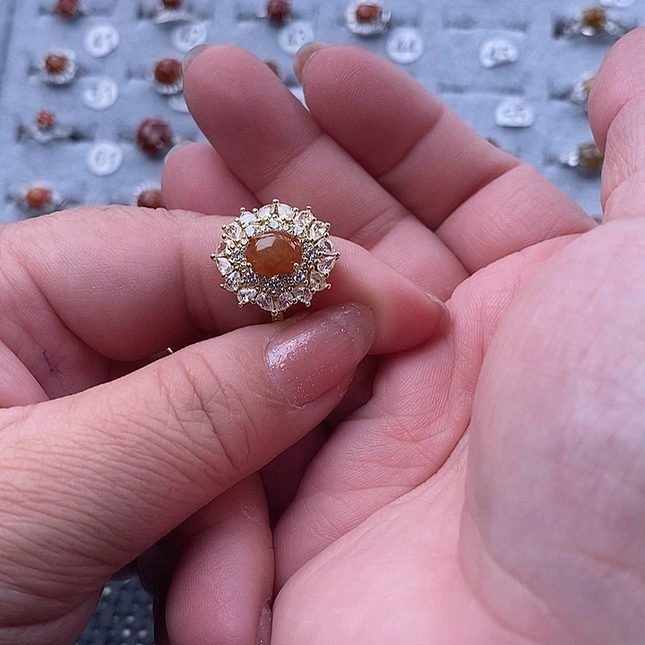 未镶嵌戒指翡翠蓝****了缅甸