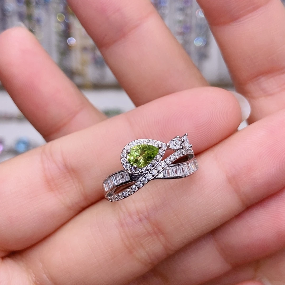 橄榄石银S925镶嵌戒指