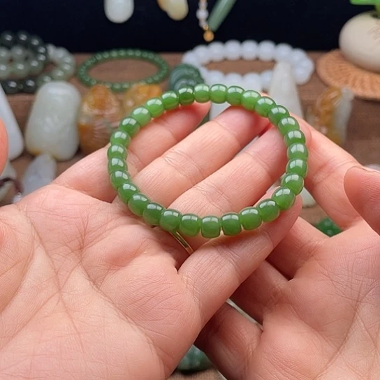 和田玉（碧玉）未镶嵌颈饰拙****梁