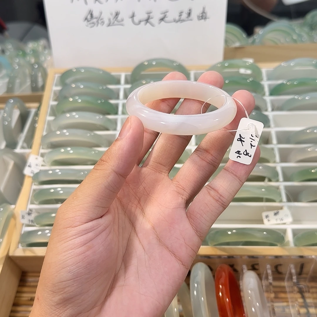 手镯玛瑙/玉髓未镶嵌马料没有售后圈口51.2