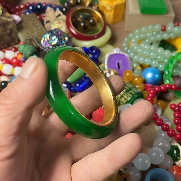 瓷片比德居此德居