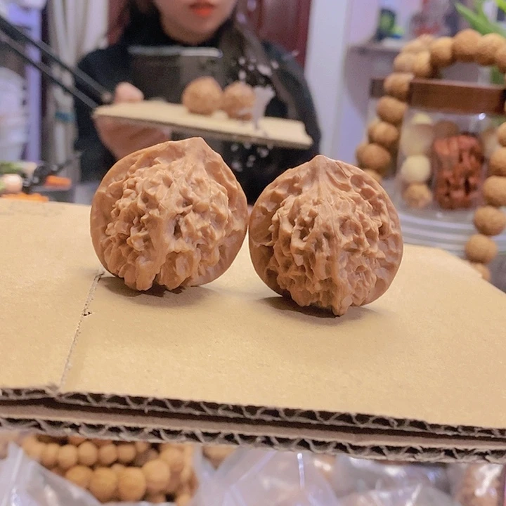 【闪购商品】文玩核桃把件39.5刀子天残脚