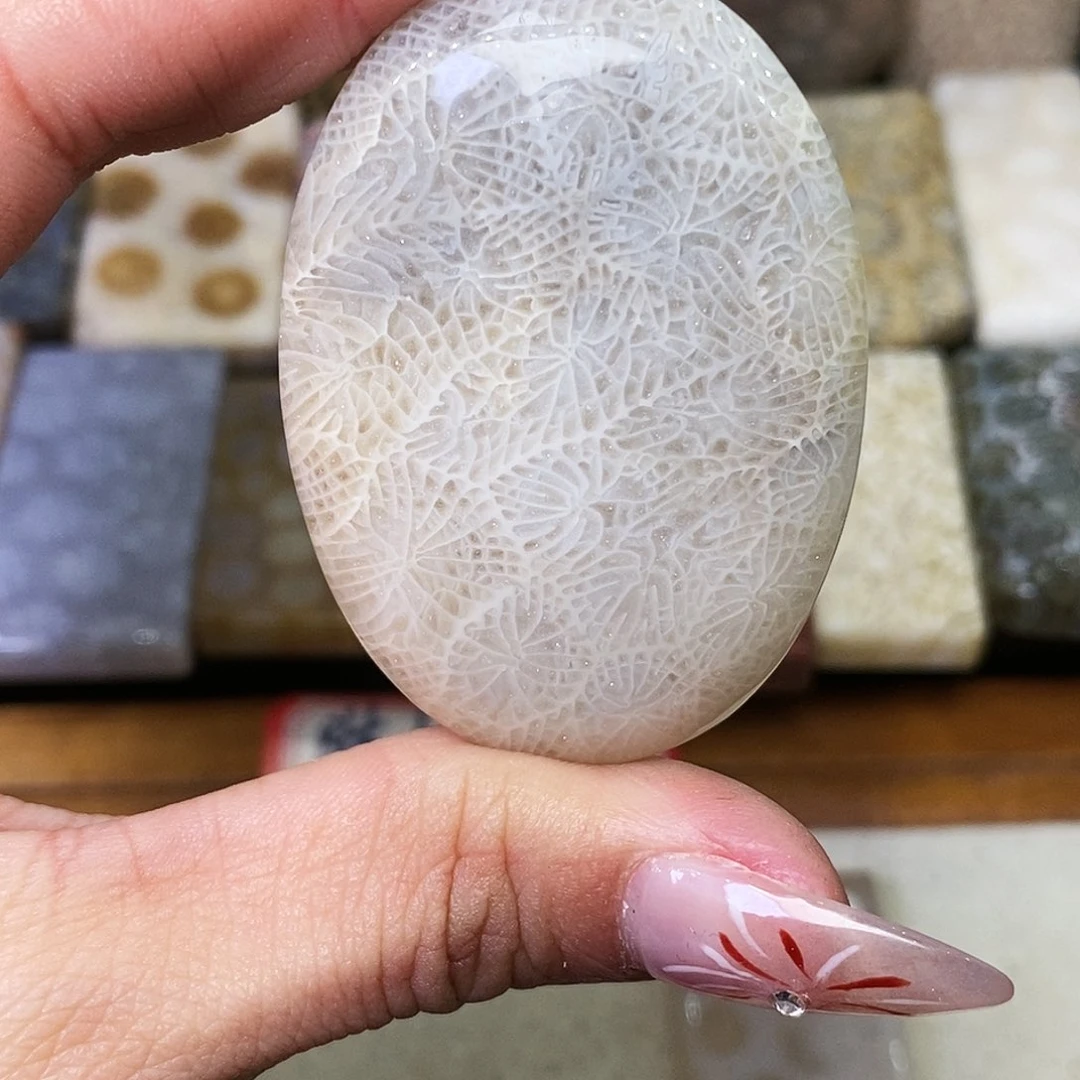 硅化玉颈饰合金薇**爱