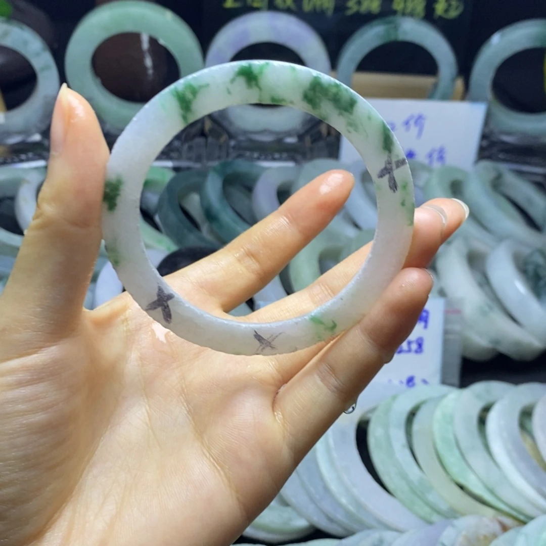 定制翡翠未镶嵌手镯