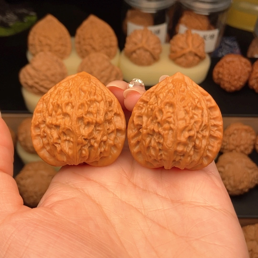 吊坠文玩核桃40金牛