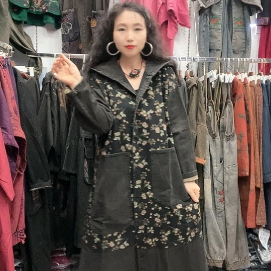 段***爷织绣招财猫牛仔风衣