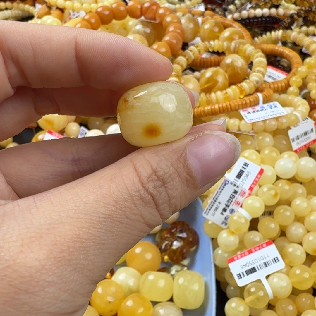琥珀未镶嵌珠宝奇石