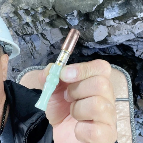 蛇纹石玉未镶嵌珠宝奇石