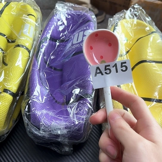 摆件发两个………………………………………………………………