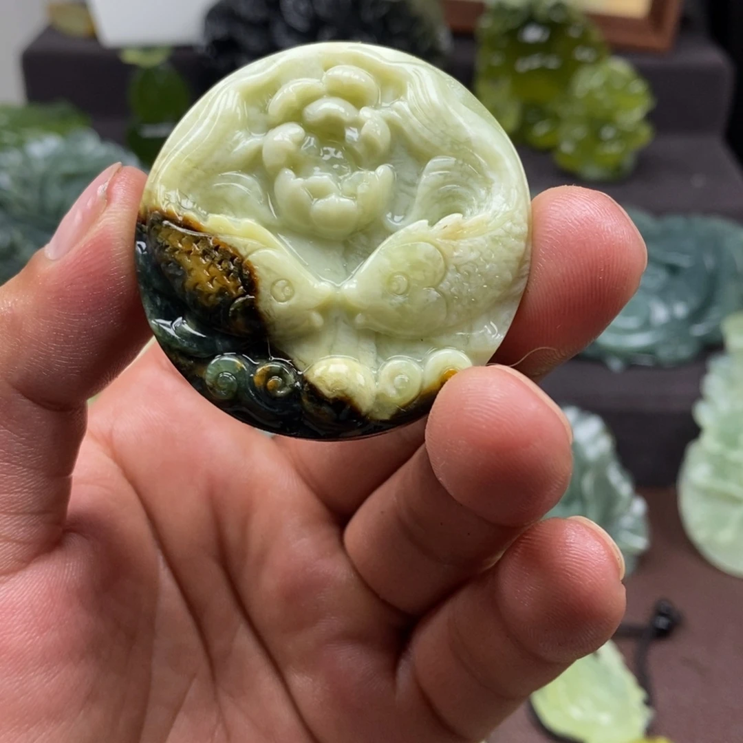 未镶嵌蛇纹石玉吊坠(赠链)