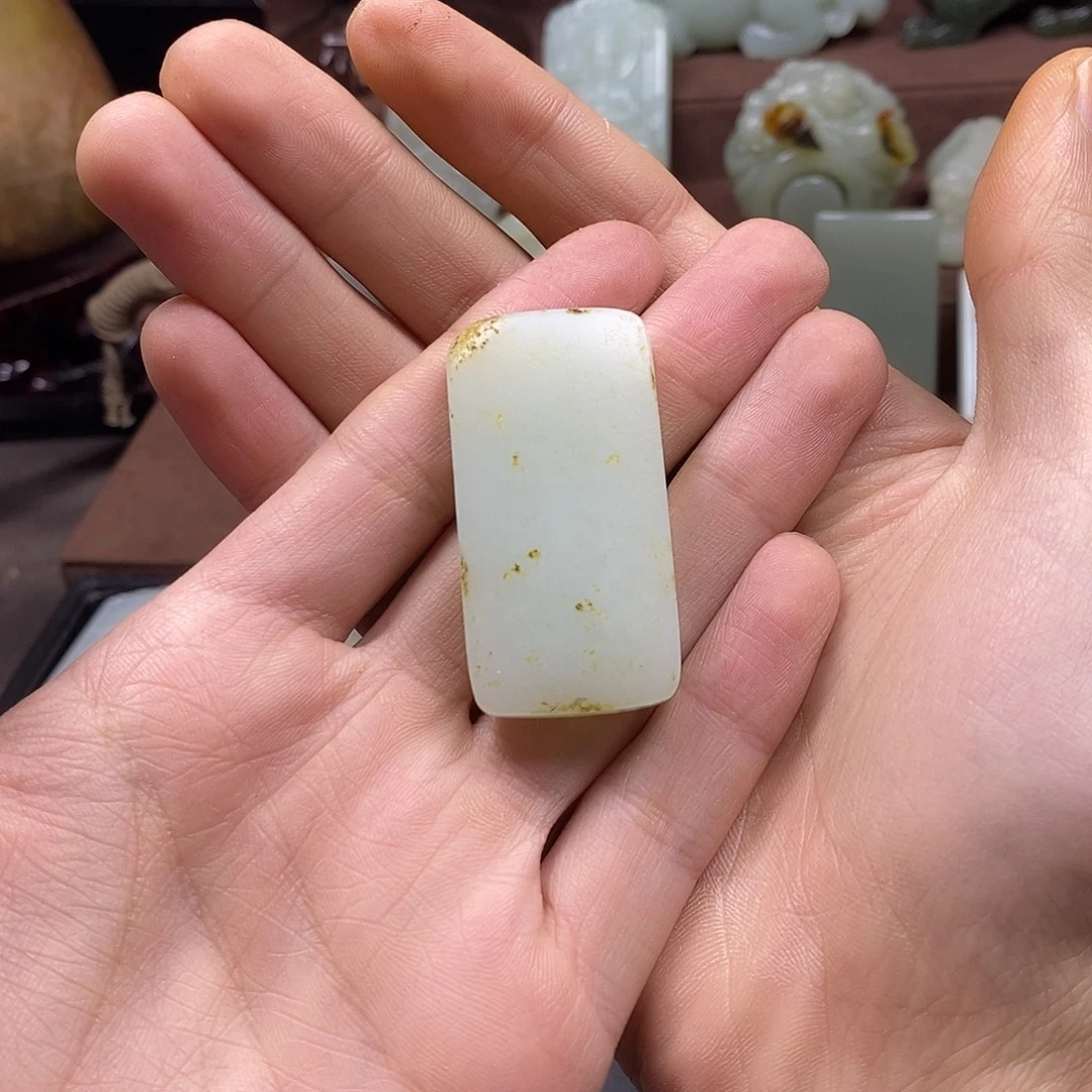 和田玉（子料）未镶嵌颈饰籽玉无事牌