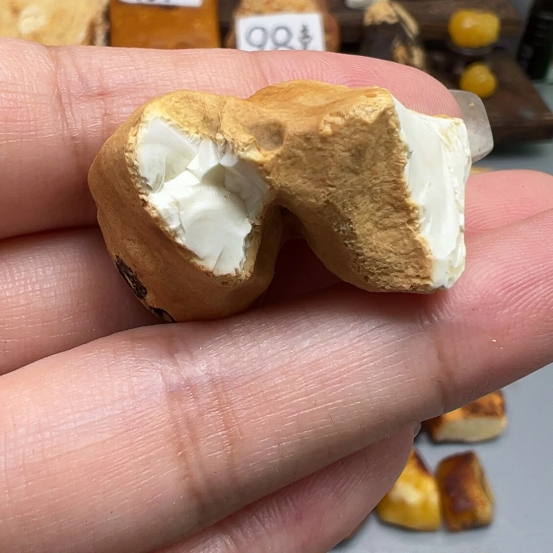 对***人未镶嵌定制琥珀蜜蜡