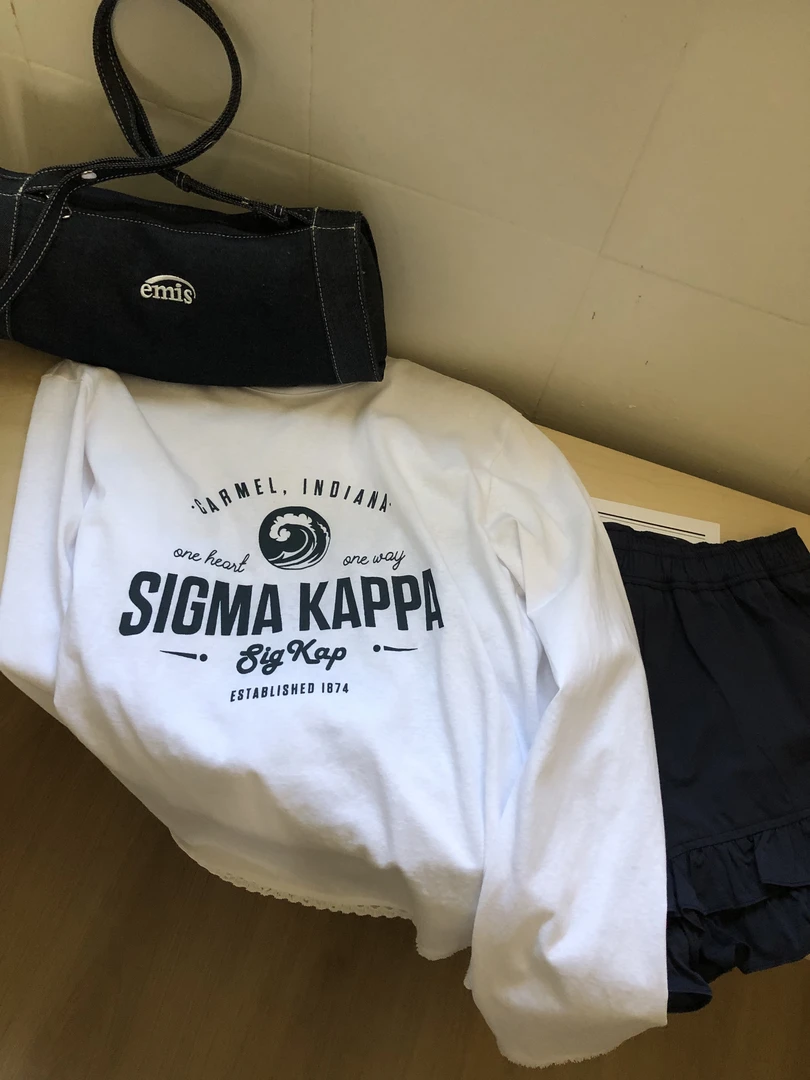 路一.韩国 Seoul    海浪  蕾丝边长袖T DP25022030