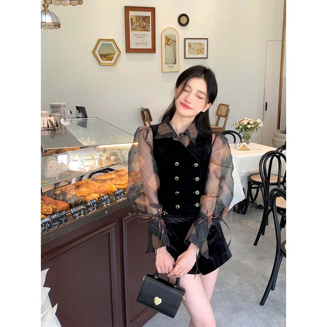 清 YYW汪澜的妹妹 优雅小雅痞 黑金刺绣短裤气质复古收腰背心套装