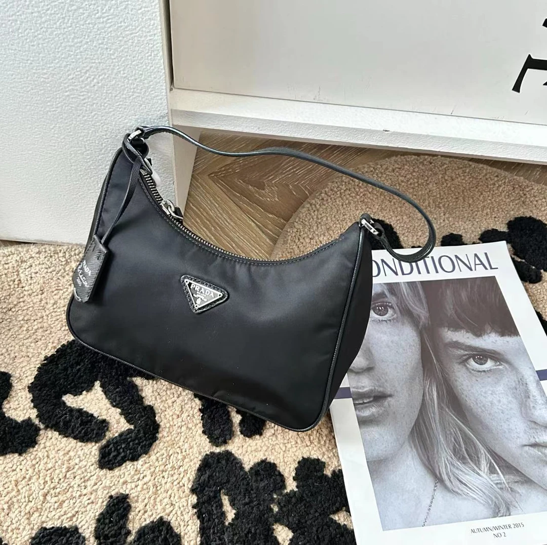 95新 Prada/普拉达 黑银皮hobo包 21cm 11725585