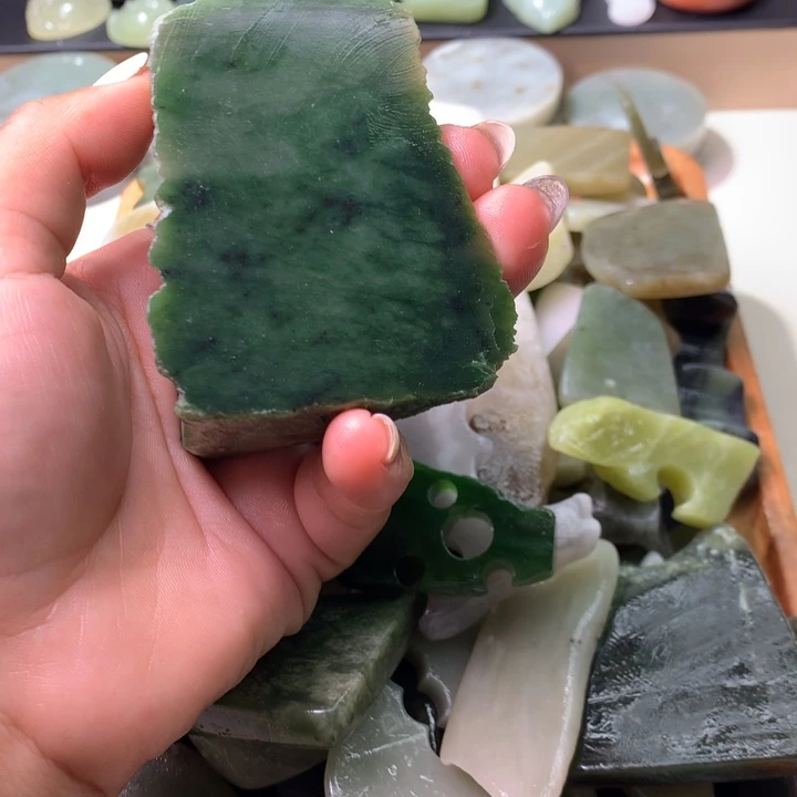 吹***风和田玉（糖玉）未镶嵌珠宝半成品