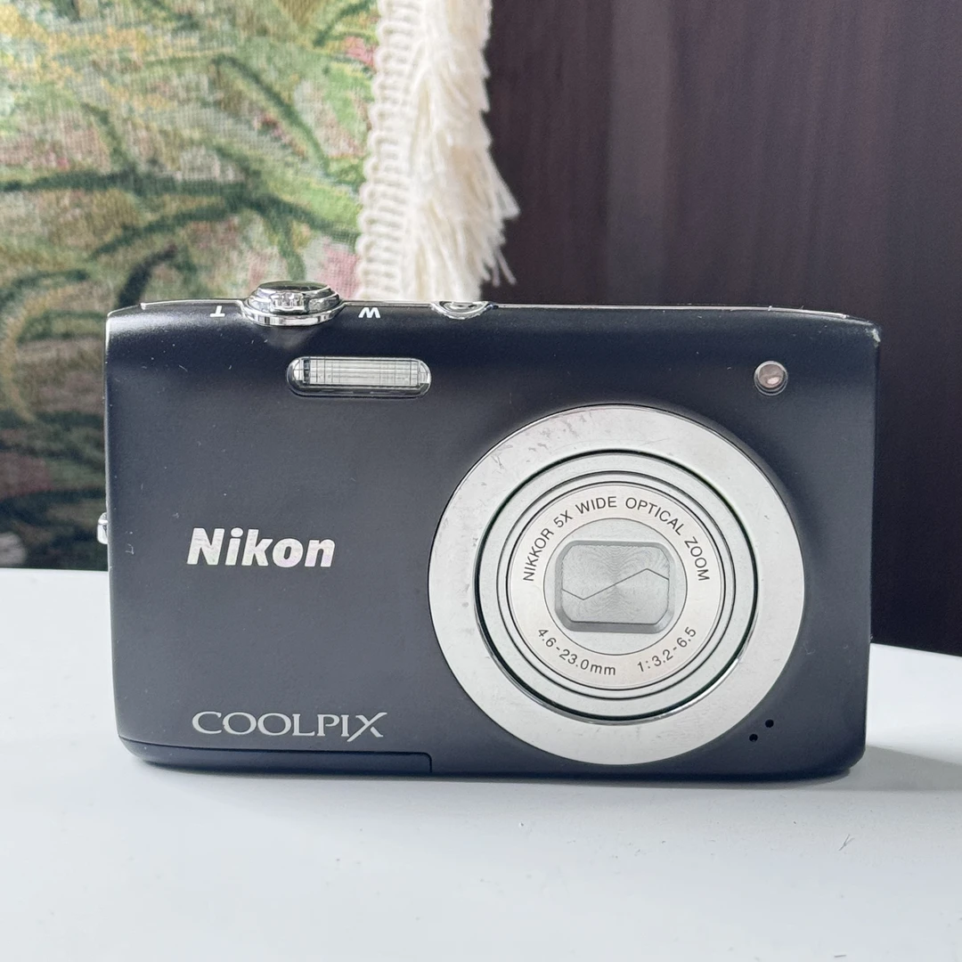 95新 Nikon/尼康 s2600黑色1400w像素5x光学变焦ccd数码相机
