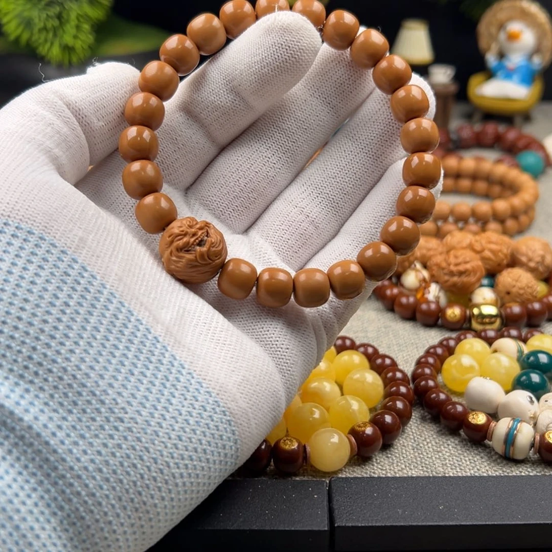 猴头核桃手串爆****。配饰