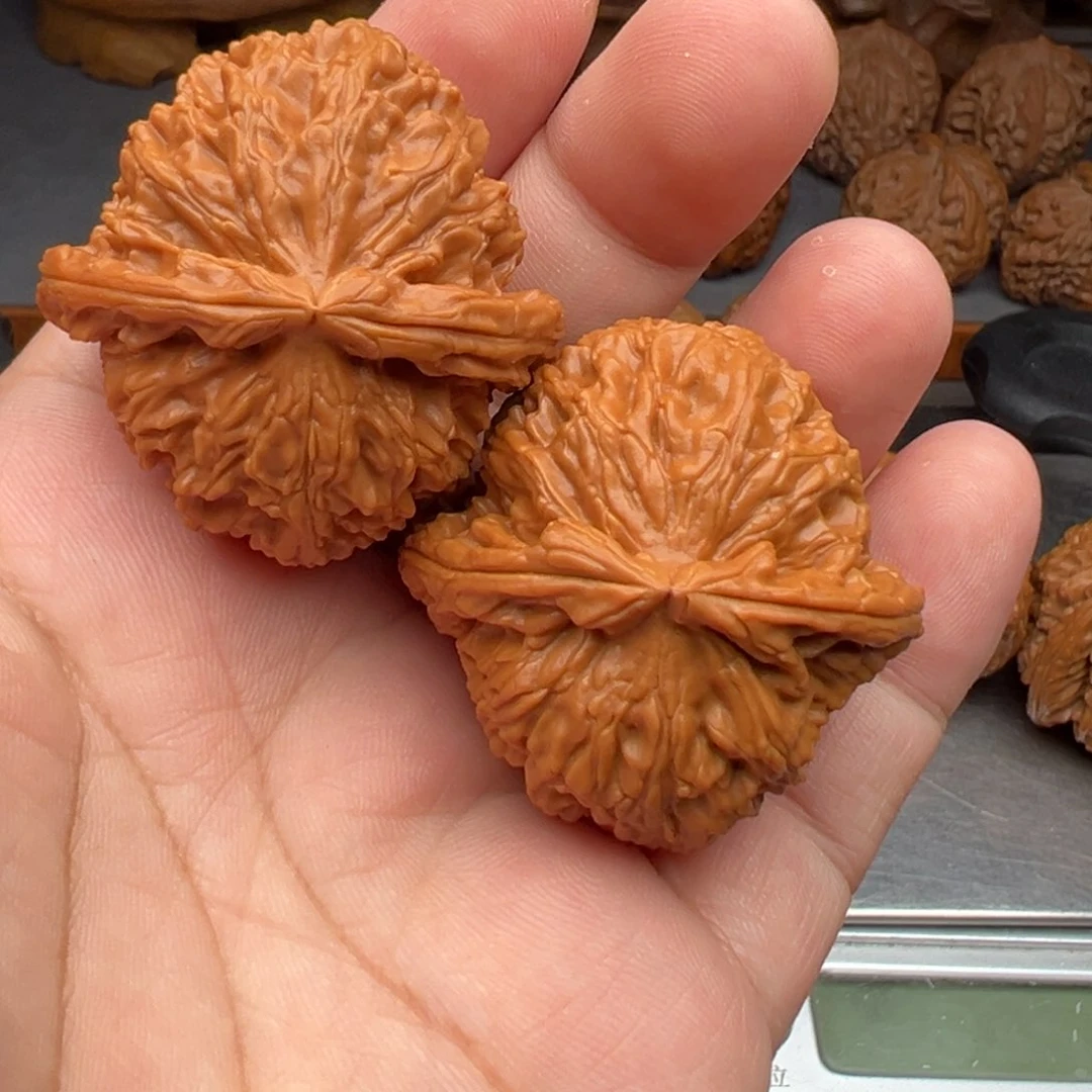 文玩核桃把件?*都白狮子