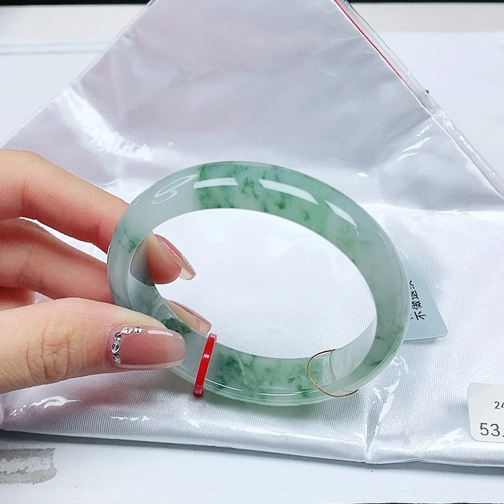 翡翠手镯（贵妃镯）未镶嵌53+