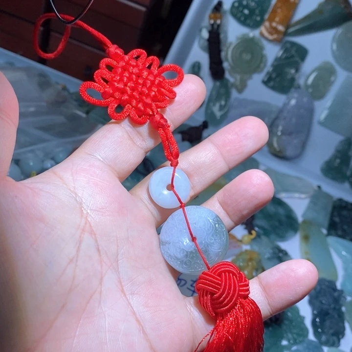 翡翠颈饰未镶嵌好