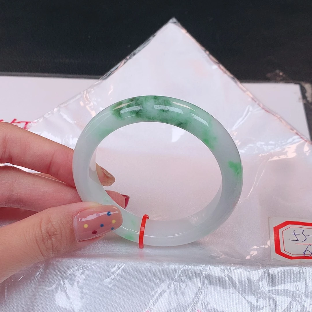 未镶嵌手镯翡翠100