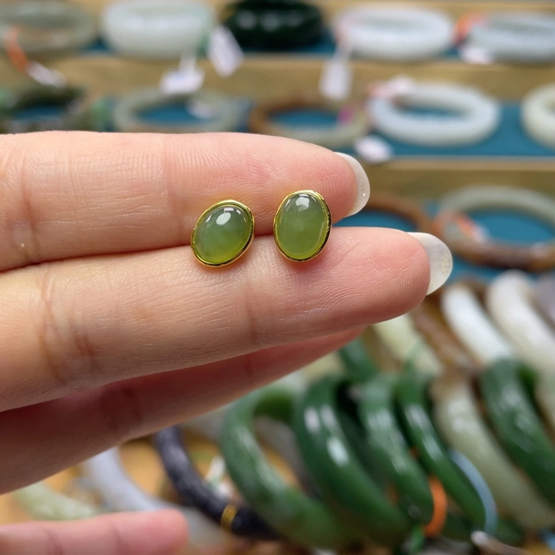 未镶嵌和田玉耳饰