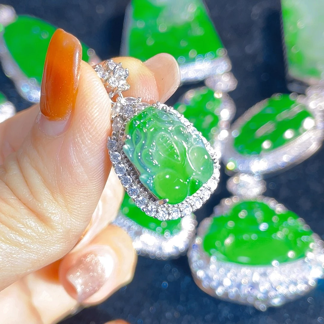 翡翠银S925镶嵌颈饰翡翠