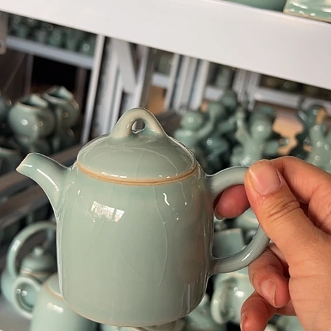 汝瓷秦权壶微瑕福利