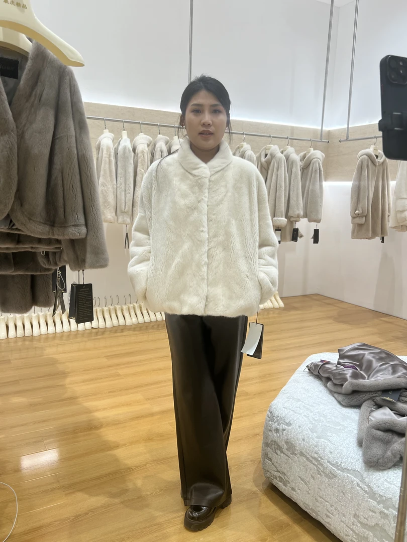 进口水貂短款小立领简约皮草外套女时尚气质百搭