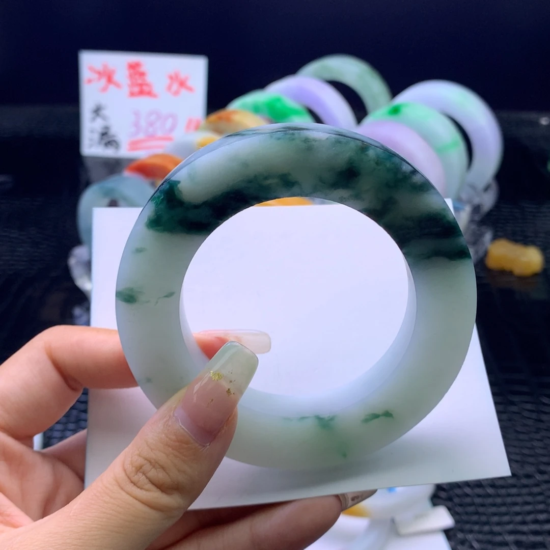 定制翡翠未镶嵌手镯