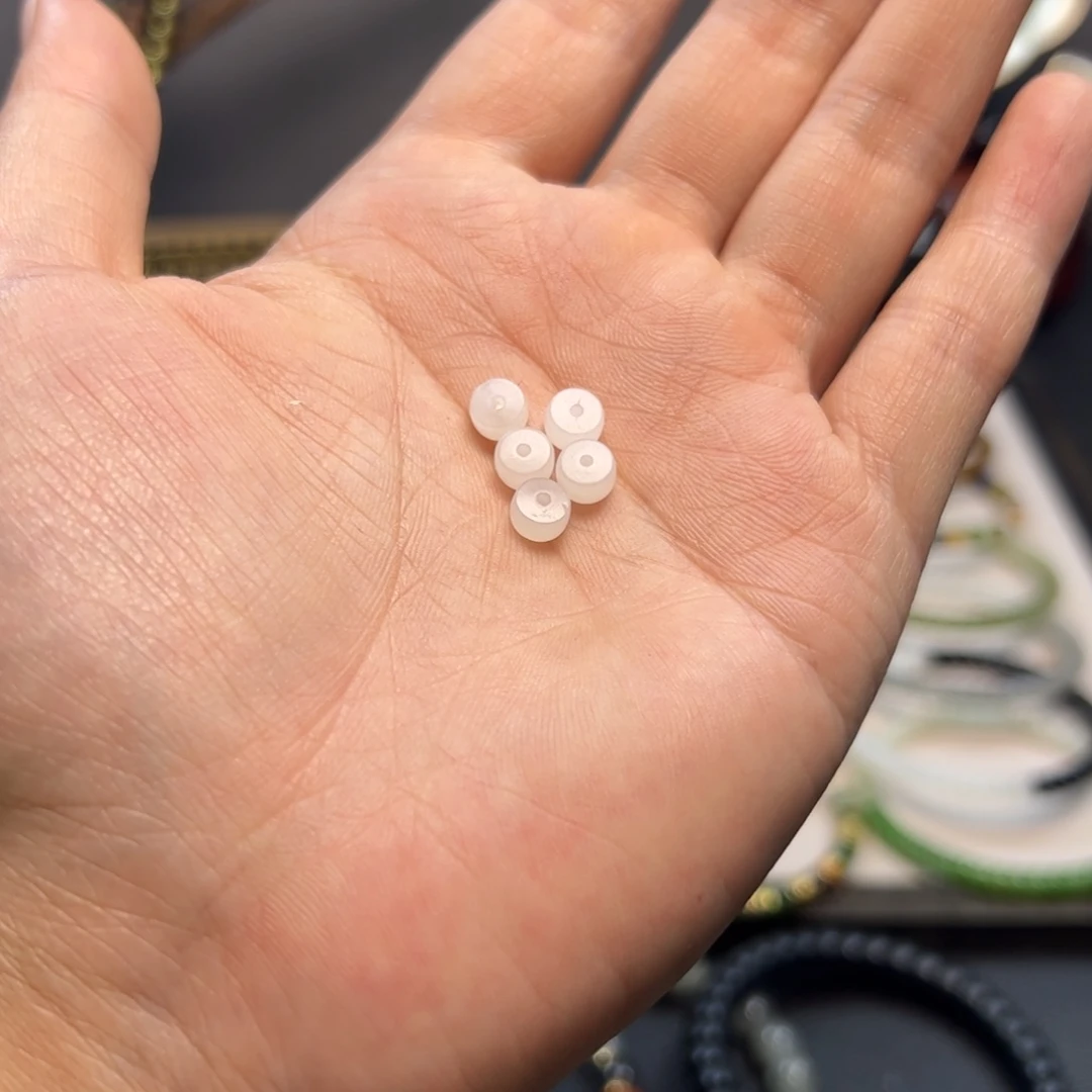 直***子和田玉未镶嵌手链