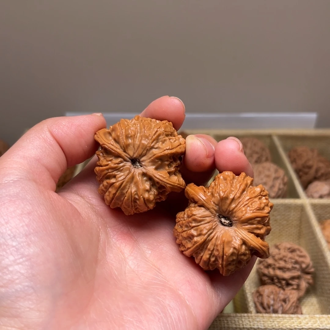 文玩核桃吊坠39血麒麟