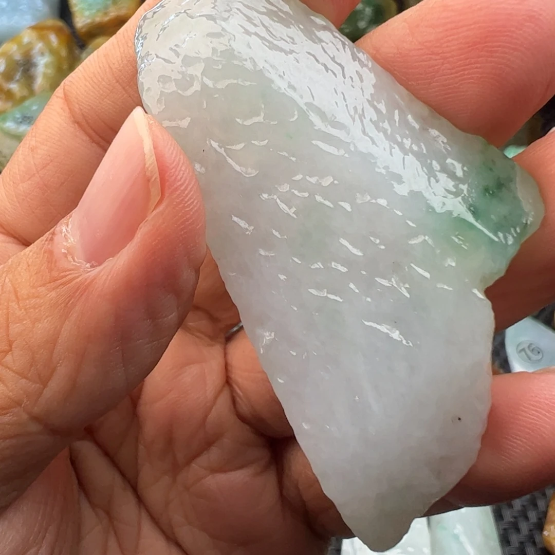 এ***光裸石翡翠缅甸翡翠