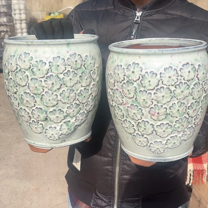 红陶微瑕两个口径18高度23精品