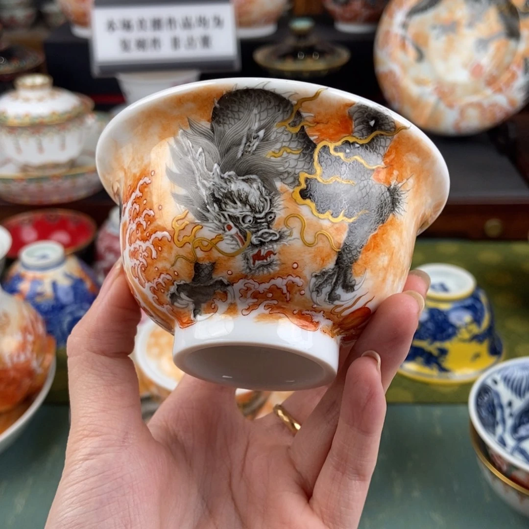 陶瓷的设计师是一个人的